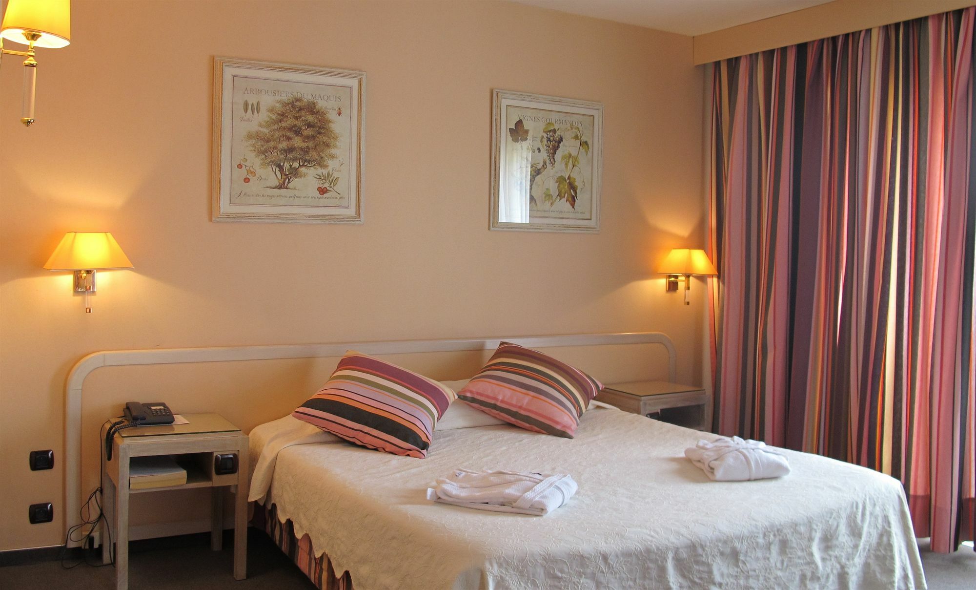 Holiday Inn Perpignan, an IHG Hotel Bagian luar foto